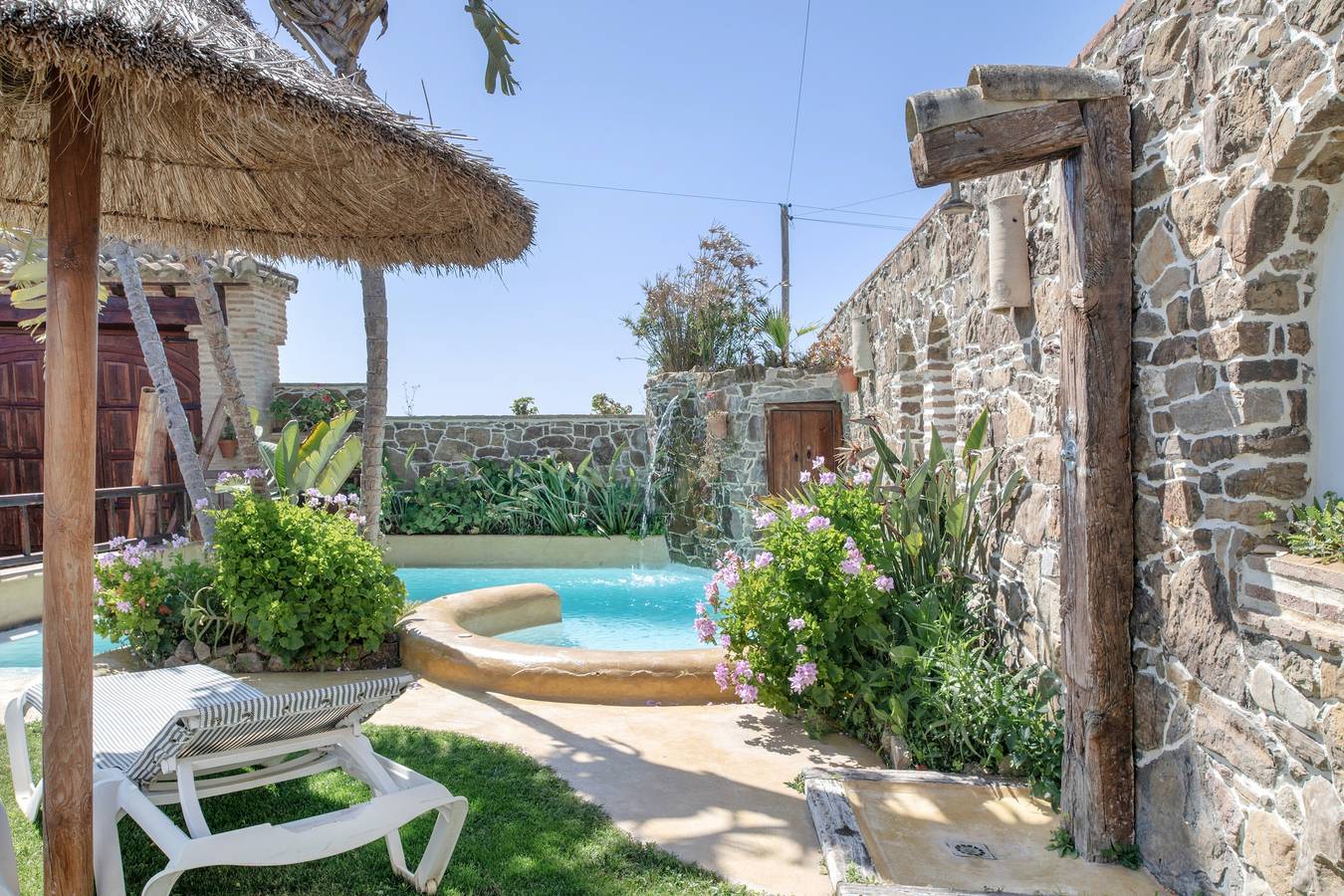 El Cortijo 3 Apartment: Geräumiges Refugium mit Pool & Terrasse in Conil in Conil de la Frontera, Costa de la Luz