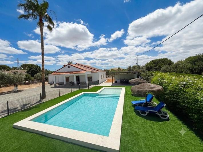 Ferienhaus für 6 Personen, mit Ausblick und Pool sowie Terrasse - 1