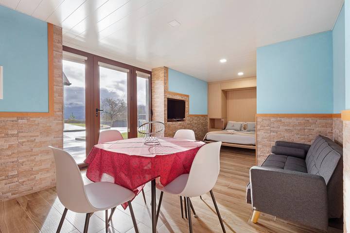 Entire studio, Studio Apartment 'Casa Miradouro Fafião' with Mountain View, Private Pool and Wi-Fi in Cabril, Gerês