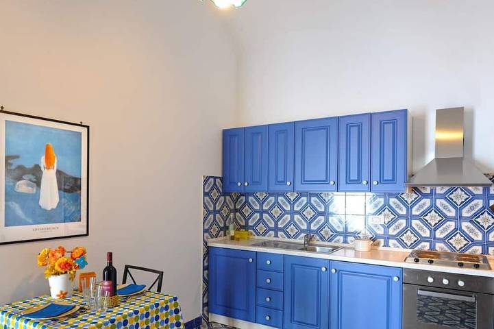 Ganze Wohnung, Luxuriöses Apartment in Amalfi in Strandnähe, herrliche Aussicht, Parkplatz auf Anfrage in Spiaggia Duoglio, Amalfi