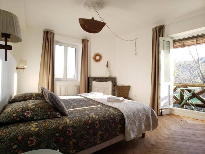 Chambre d’hôte pour 2 personnes, avec jardin ainsi que jacuzzi et balcon à Le Bec-Hellouin