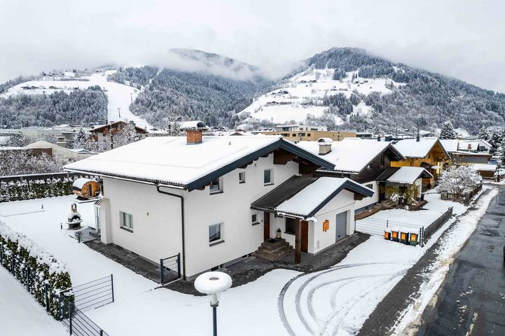 Ferienhaus für 12 Personen, mit Garten und Sauna in Zell am See