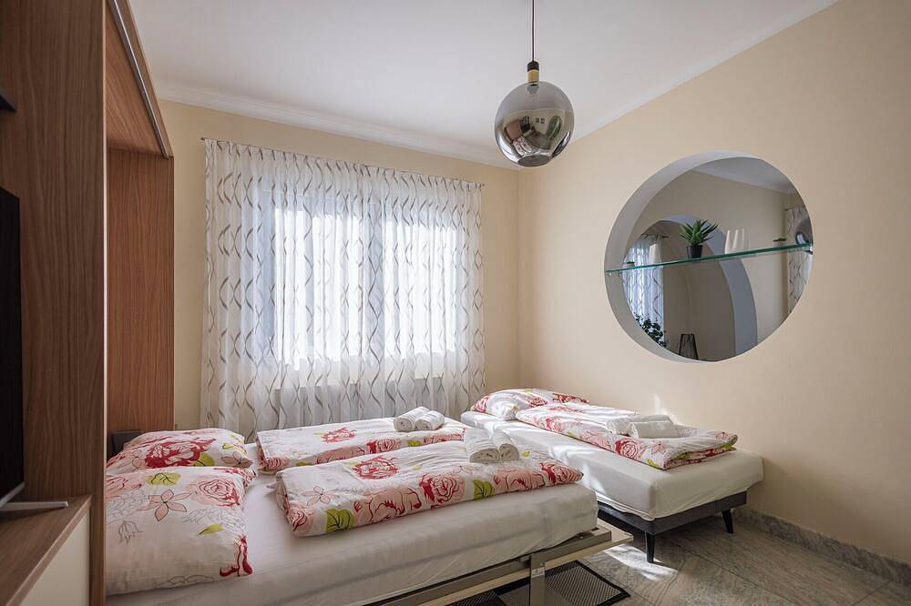 Atemberaubendes  Ferienhaus für 7 Personen mit Klimaanlage,  W-Lan, Tv, Innenhof und Panoramablick in San Remo, Sanremo Gemeinde