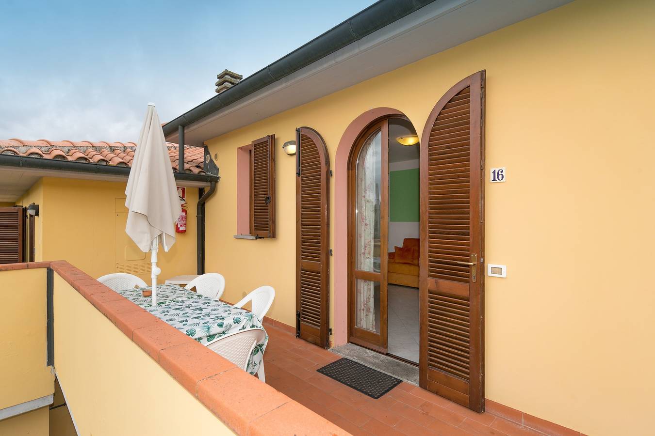 Appartamento intero, Appartamento "Bilocale Moraiolo" con balcone, piscina condivisa e Wi-Fi in Suvereto, Costa degli Etruschi