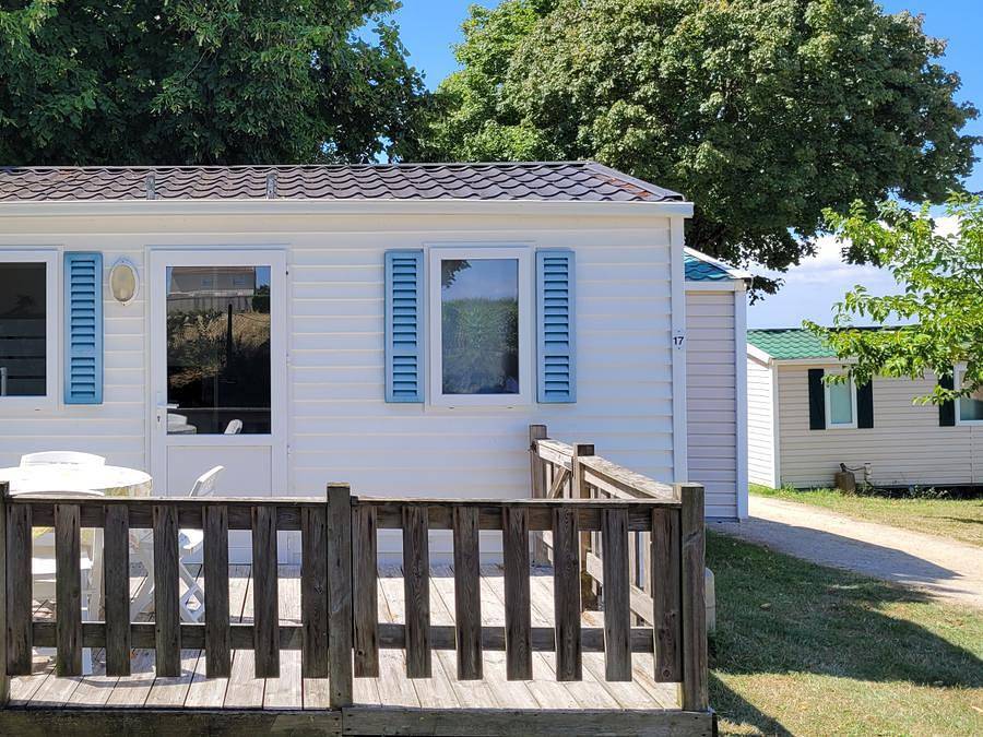 Camping Bellevue - Mobilhome 3 personnes in Barzan, Région de Saintes