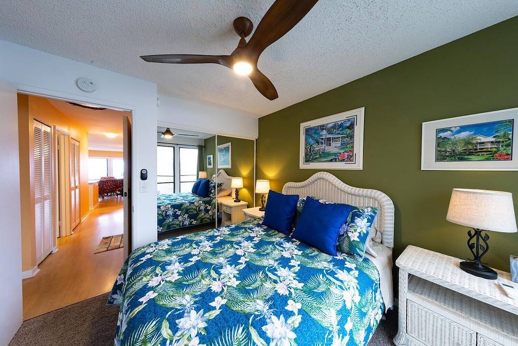 Ganze Wohnung, Oceanfront Two Bedroom Condo at Sea Village with A/C in All Rooms! in Kailua-Kona, South Kona