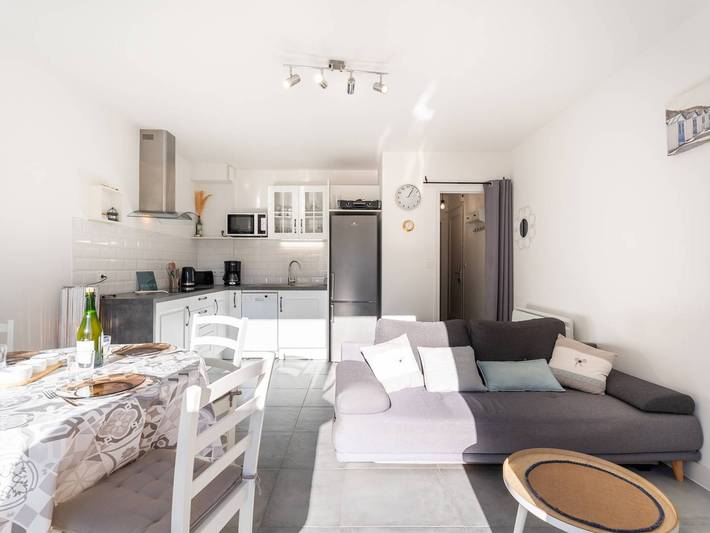 Gîte pour 4 personnes, avec jardin et terrasse dans Plage Saint-Colomban - 2