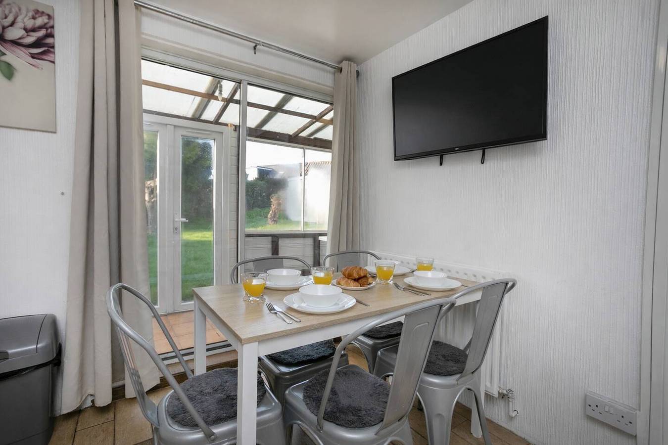Spacious 5-Bed Garden Home with Parking & Wifi - Pass the Keys in Nottingham, Midlands del Este