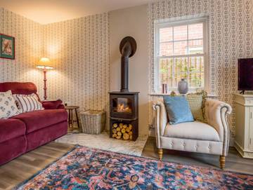Holiday Rental for 8 People in Holt, Norfolk, Photo 1