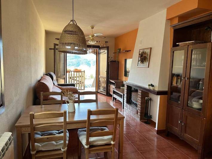 Apartamento para 4 personas, con terraza, Se admiten mascotas en Laspuña