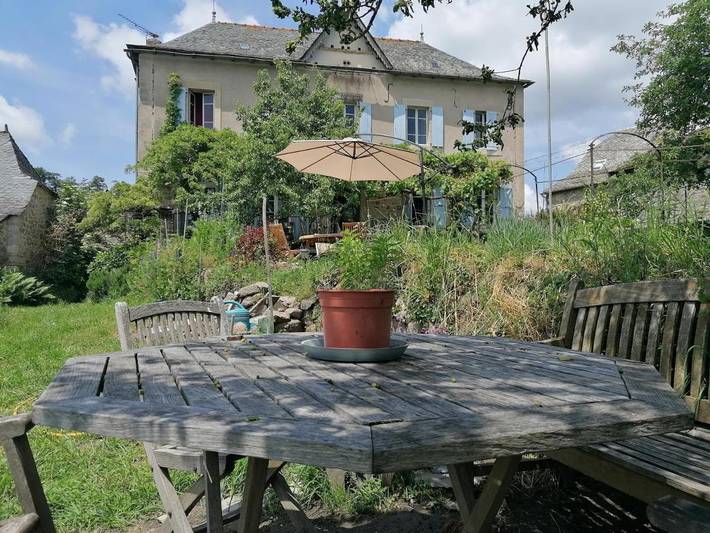 Location de vacances pour 6 personnes, avec Balcon et Terrasse ainsi que Jardin et Vue à Vabre-Tizac