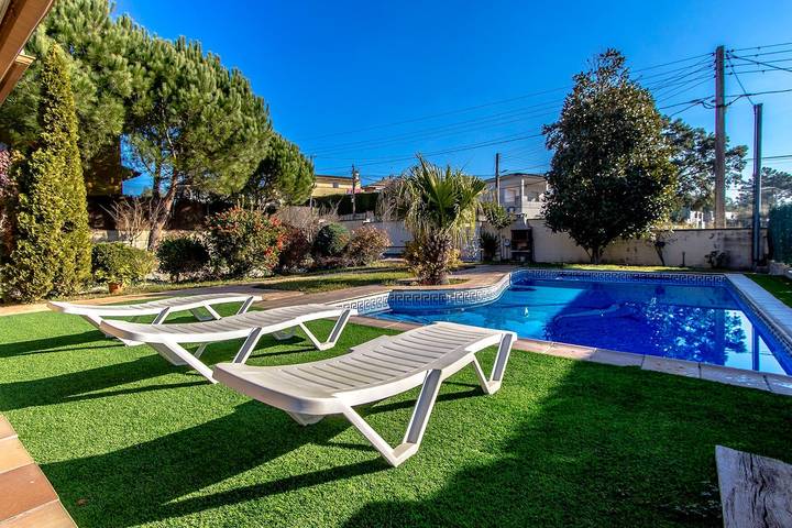 Location de vacances pour 8 personnes, avec jardin à Sils - 3