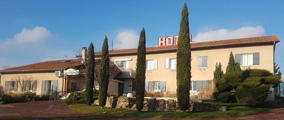 Hôtel pour 2 personnes, avec piscine ainsi que terrasse et jardin, animaux acceptés à Fleurie
