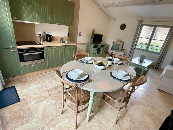 Appartement de vacances pour 6 personnes, avec jardin ainsi que vue et piscine