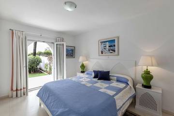 Cheap Villa for 5 People in Marbella West, Marbella, Photo 1