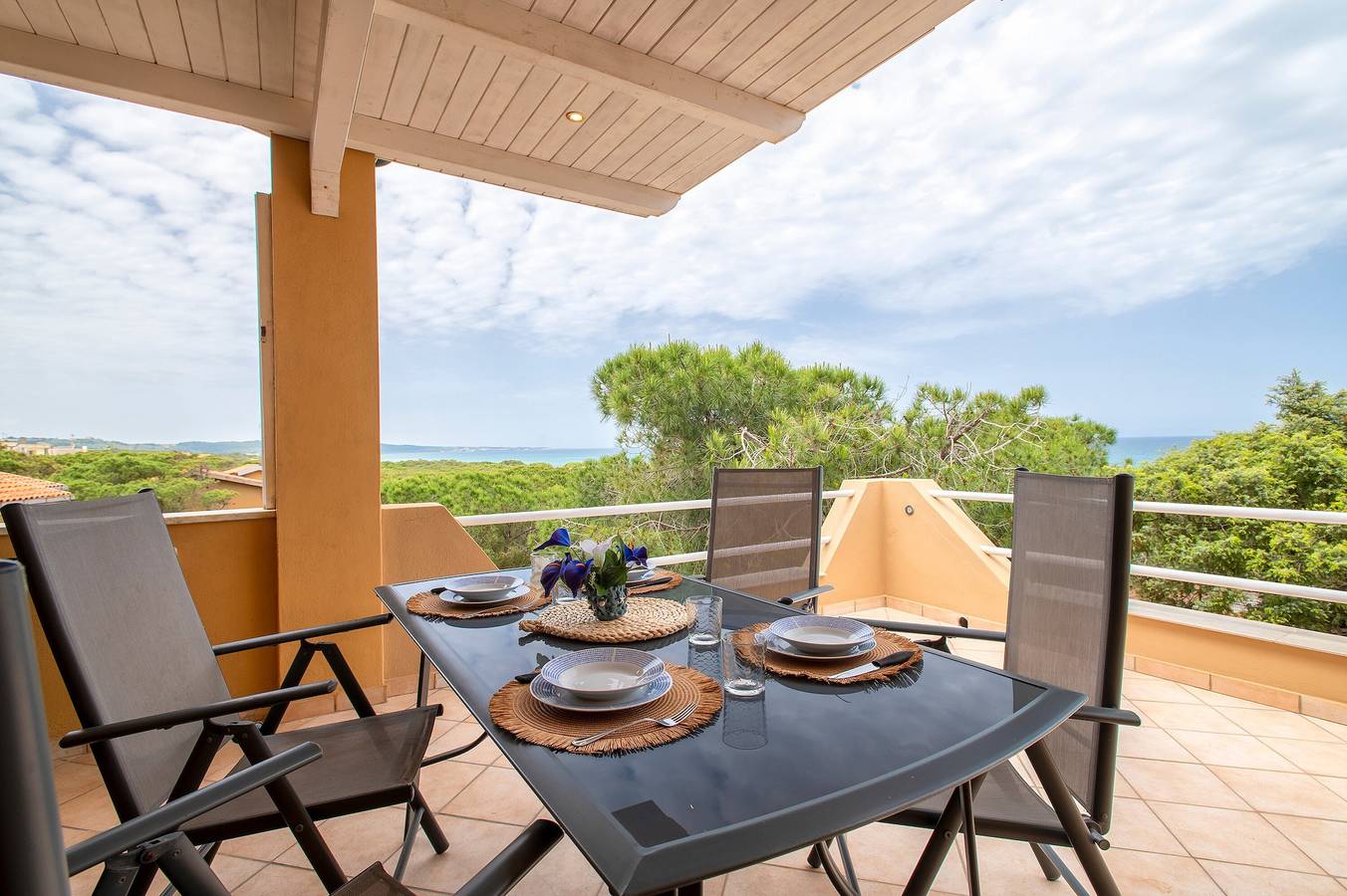 Casa vacanze 'Casa In Residence Villa Marina' con vista mare, piscina condivisa e terrazza privata in Platamona, Sorso