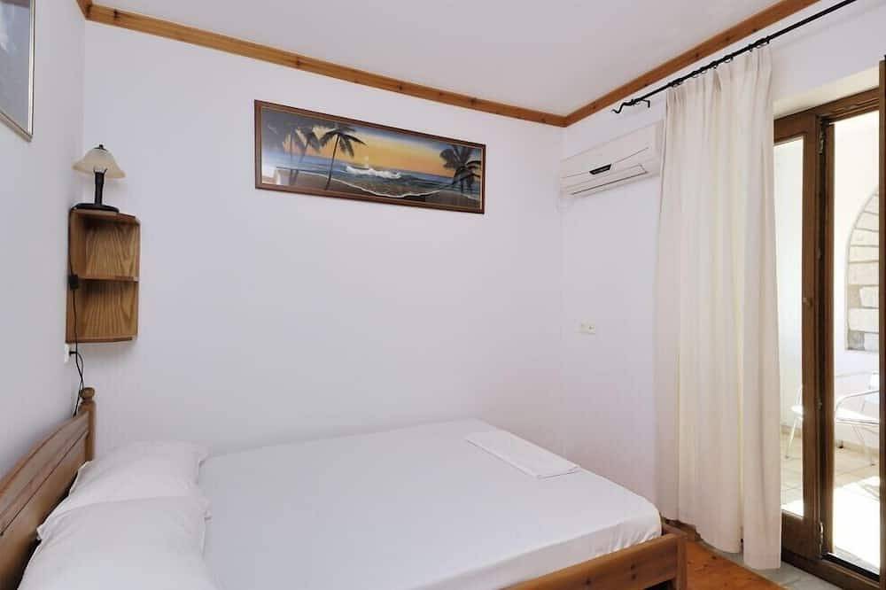 Seaside Mulberry Villa in Stoupa in Stoupa, Mani Peninsula