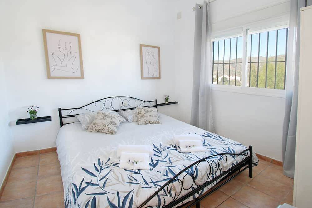 Preciosa casa de campo privada-6p- piscina y magníficas vistas. Admite mascotas. in Comares, Provincia de Málaga