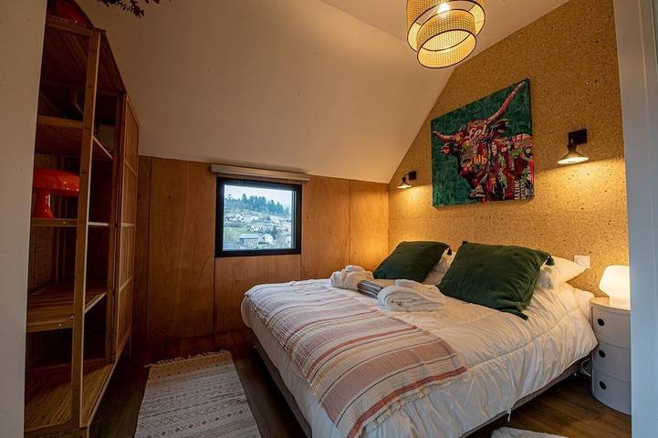 Chalet Henri, Grand Confort, au Calme, vue D'exception, Sauna, 4/6 Personnes in Murol, Regionaler Naturpark Volcans d'Auvergne