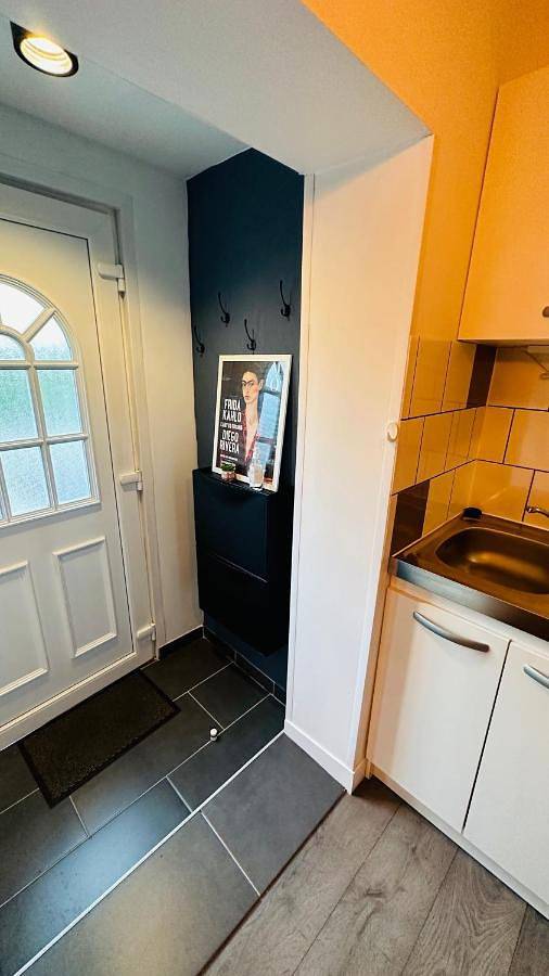 Appartement entier, One-Bedroom Apartment in Beuvry, Région de Béthune