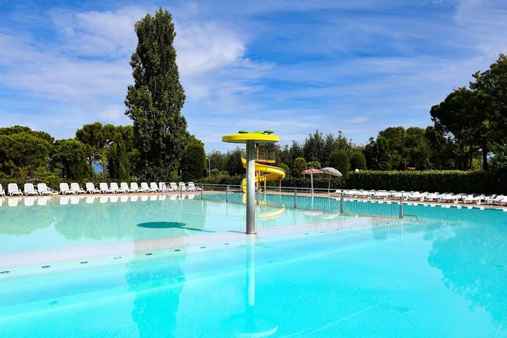 Bungalow für 4 Personen, mit Terrasse am Gardasee - 2