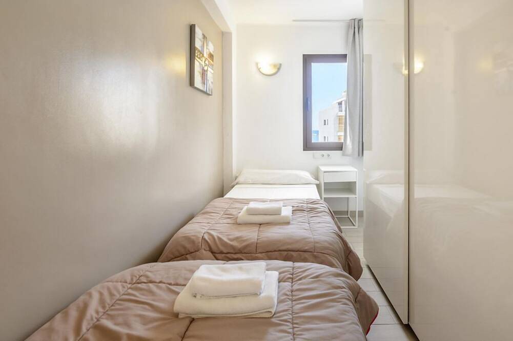 Entire apartment, Esmeralda apartment in Ibiza!!! 202 in Ses Figueretes, Ibiza (Municipality)