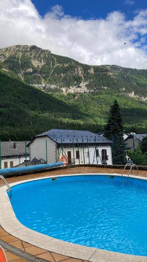 Apartamento para 4 personas, con vistas y balcón en Canfranc