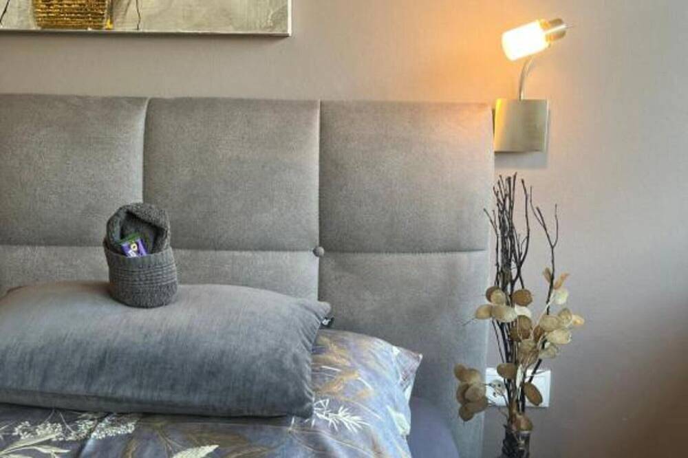 Entire apartment, Apartment 'Anna' with Mountain View, Shared Terrace and Wi-Fi in Millan, Brixen