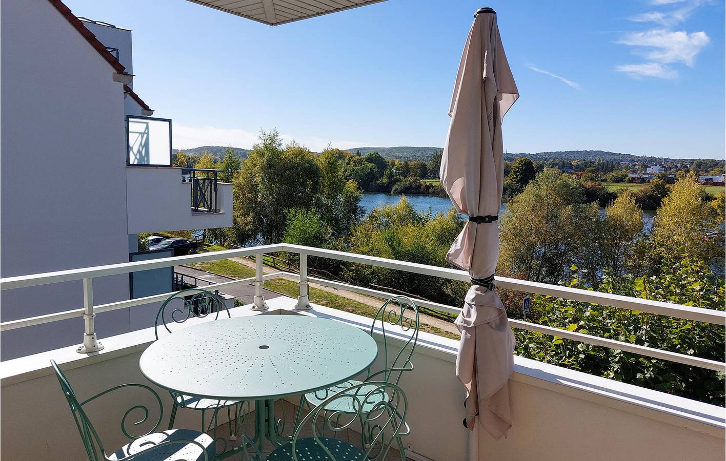Appartement de vacances entier, Appartement confortable avec WiFi gratuit au bord de la Seine in Triel-sur-Seine, Yvelines