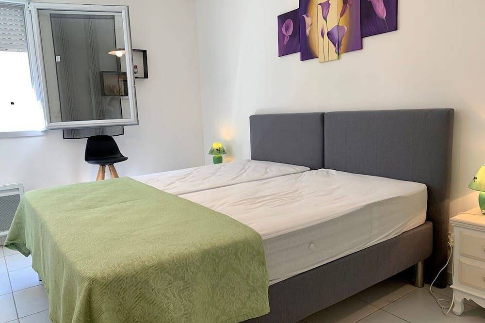 Entire apartment, Comfort 3* near beach, air conditioning and parking in Mèze in Mèze, Côte d'Améthyste