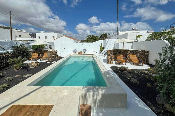 Ferienhaus für 2 Personen, mit Garten und Pool, mit Haustier
