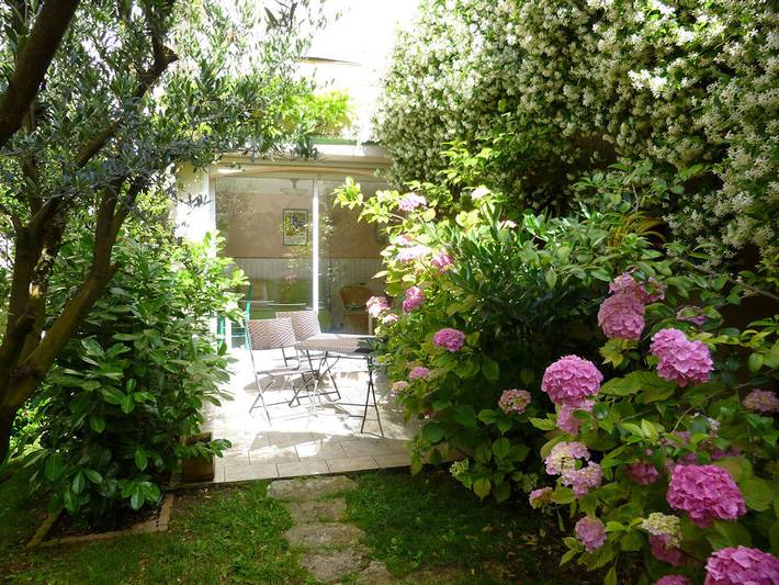 Studio pour 2 personnes, avec terrasse et jardin