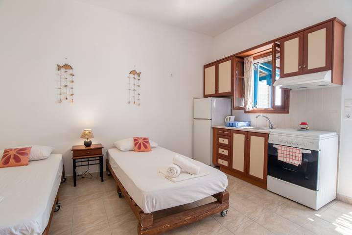 Ganzes Studio, Einzimmerapartment 'Mesaria' mit Balkon, Wi-Fi und Klimaanlage in Donousa