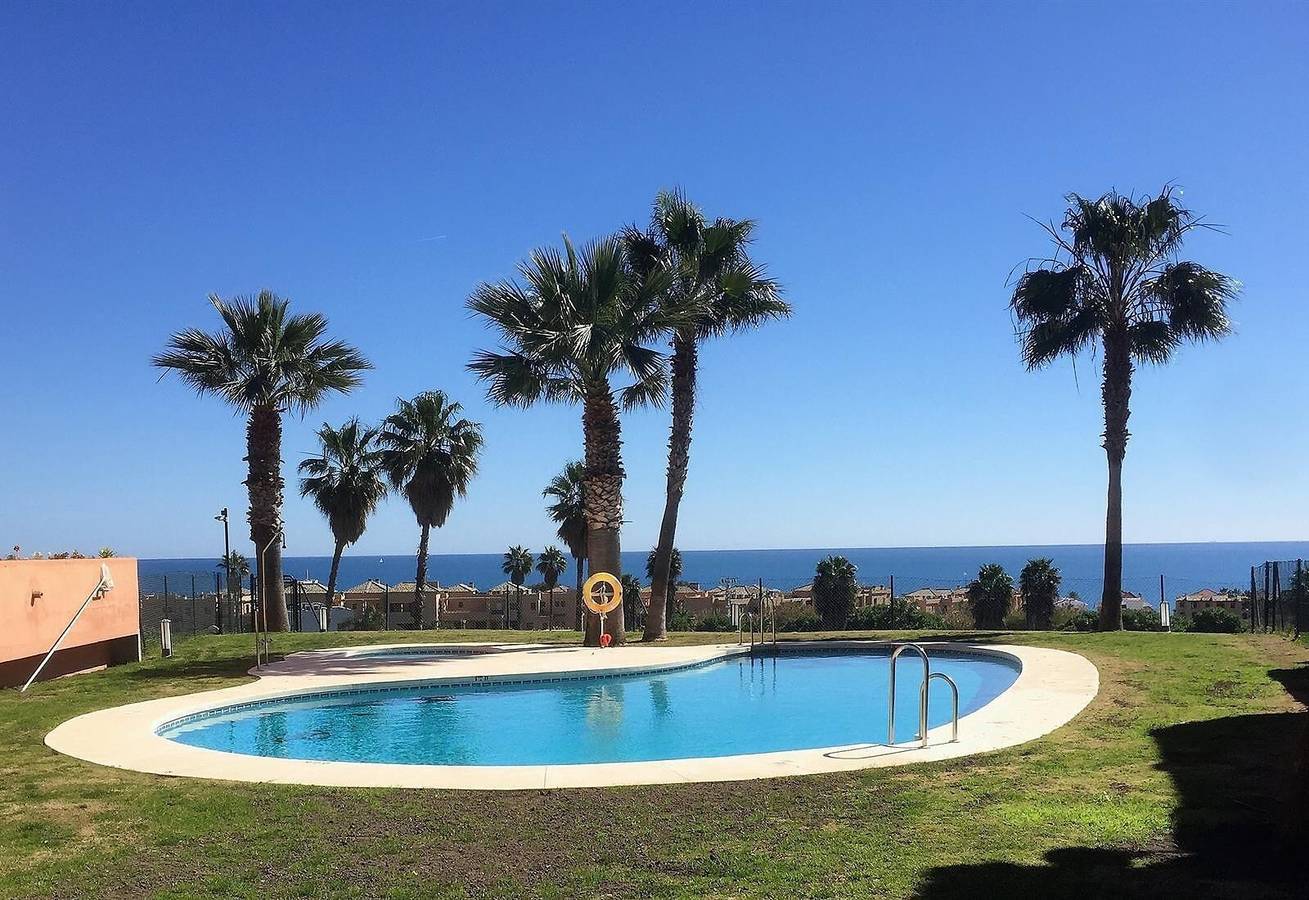 Ganze Wohnung, Ferienwohnung El Patio de Doña Julia mit Meerblick, Pool, Wlan, A/C in Marina de Casares, Casares