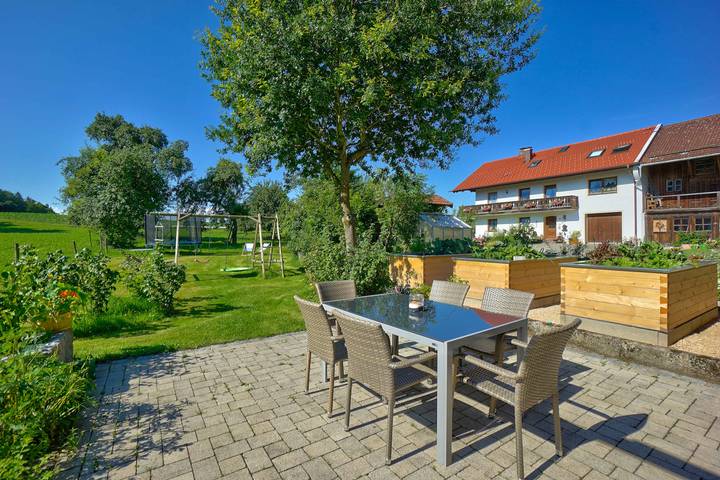Ferienwohnung für 4 Personen, mit Balkon und Terrasse in Seebruck - 3