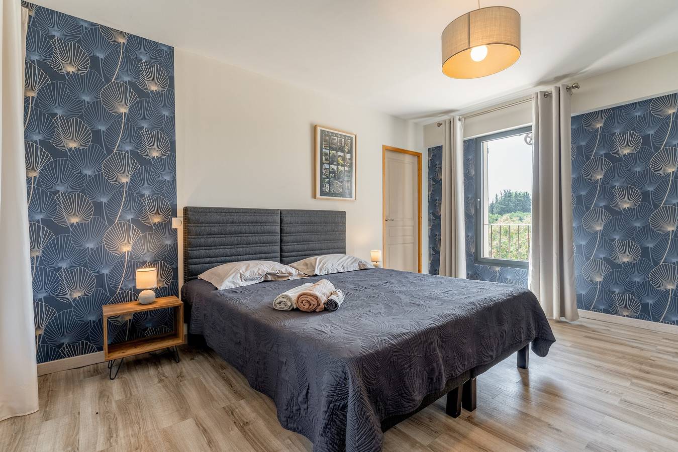 Bed and Breakfast 'Le Grenier' con piscina compartida, Wi-Fi y aire acondicionado in L'Isle-sur-la-Sorgue, Vaucluse