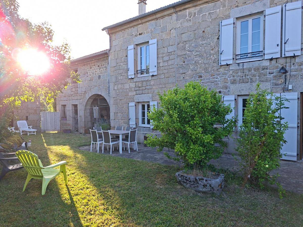 Gite sur les pas des maçons creusois in La Villetelle, Région d'Aubussargues