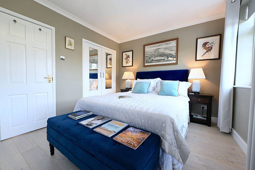 Luxury room in Richmond: ensuite, parking and 2 free tickets to Kew Gardens in Richmond upon Thames, London