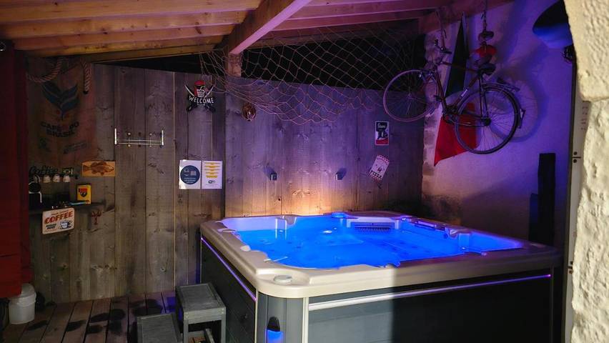 Gîte pour 4 personnes, avec jacuzzi ainsi que terrasse et piscine, animaux acceptés dans Desingy