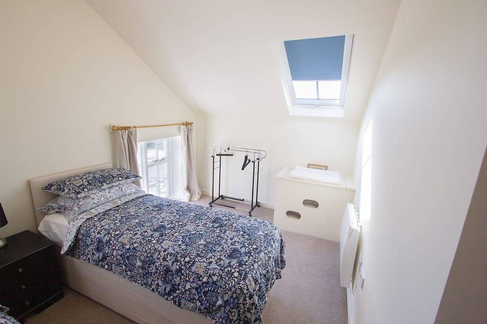 Old Dairy Cottage -  Self catering cottage in the heart of rural Wiltshire. Kennet Avon Canal Nearby in Wiltshire