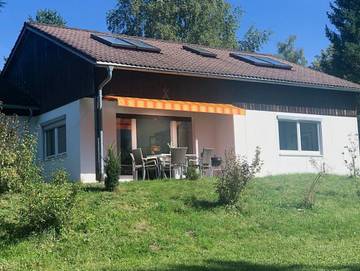 Ferienhaus für 9 Personen, mit Garten und Pool sowie Terrasse, mit Haustier in Nesselwang