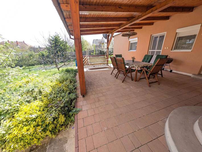 Ganze Ferienwohnung, Ferienwohnung mit Wlan und grosser Terrasse in Fonjod, Plattensee Südufer