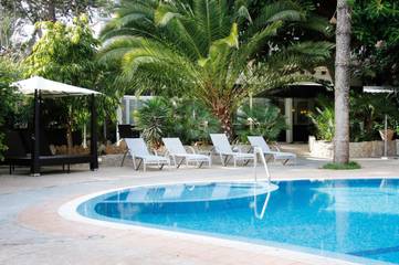 Hôtel pour 2 personnes, avec sauna et jardin ainsi que piscine et bassin pour enfant à Peguera