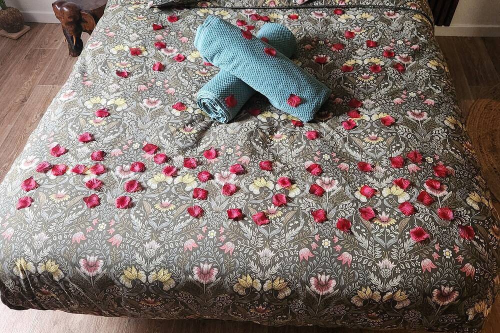 Apartamento entero, Paradiseroom44 studio perfect for a romantic getaway in Carquefou, Nantes region