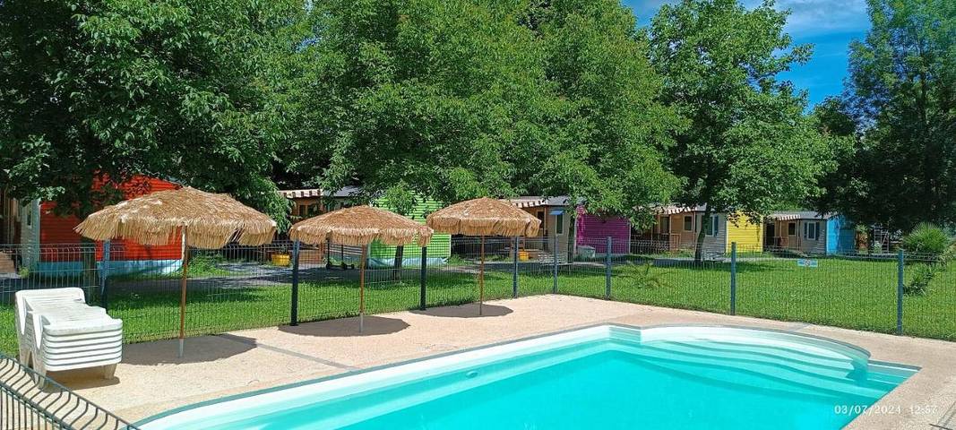 Location de vacances pour 4 personnes, avec jardin ainsi que piscine et vue à Gotein-Libarrenx