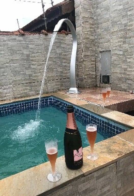 House with pool near waterfall in Mongaguá, Baixada Santista