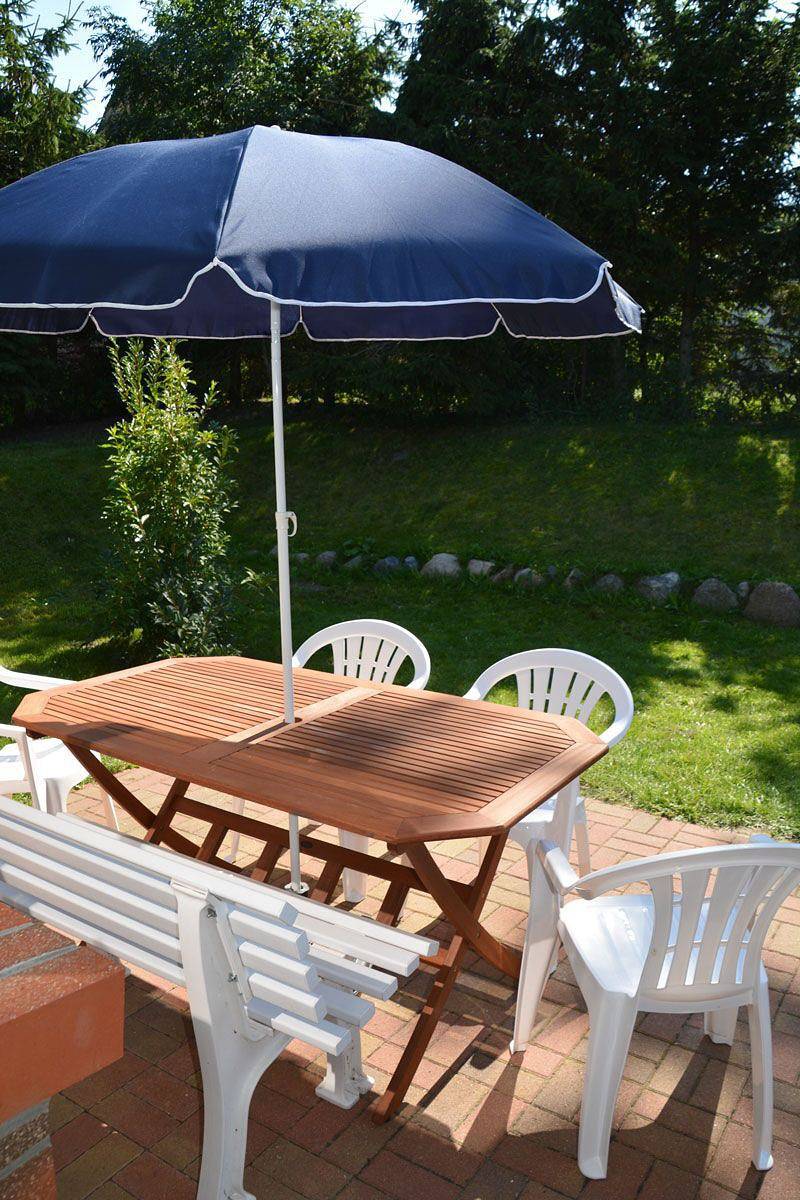 Apartamento entero, Nur 700m zum Ostseesandstrand, Wlan u Geschirrspüler, Terrasse mit Gartenmöbeln in Ostseebad Glowe, Glowe
