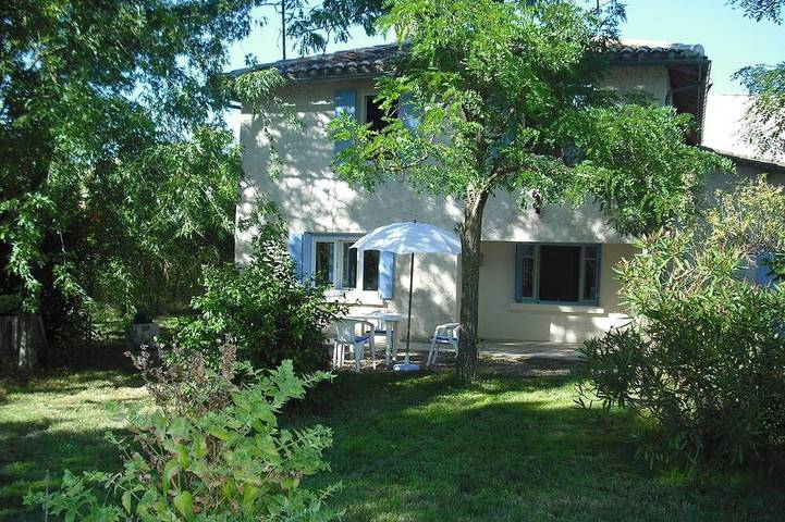 Gîte pour 5 personnes, avec terrasse et jardin à Goutz