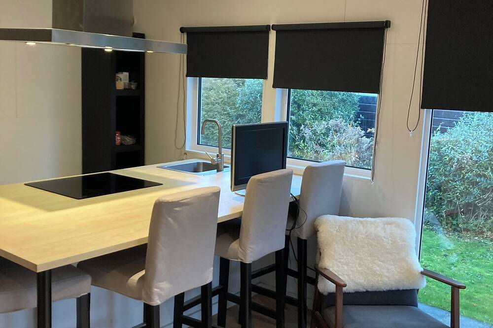 A beautiful chalet in Dirkshorn near the more. Greetings Ivette in Nederlandse Noordzeekust