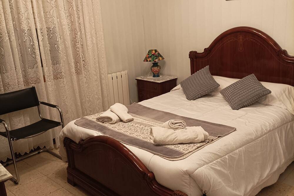 Enjoy in the nature. whole house. San Mamede mountain range. pets allowed. in Maceda, Ourense Region